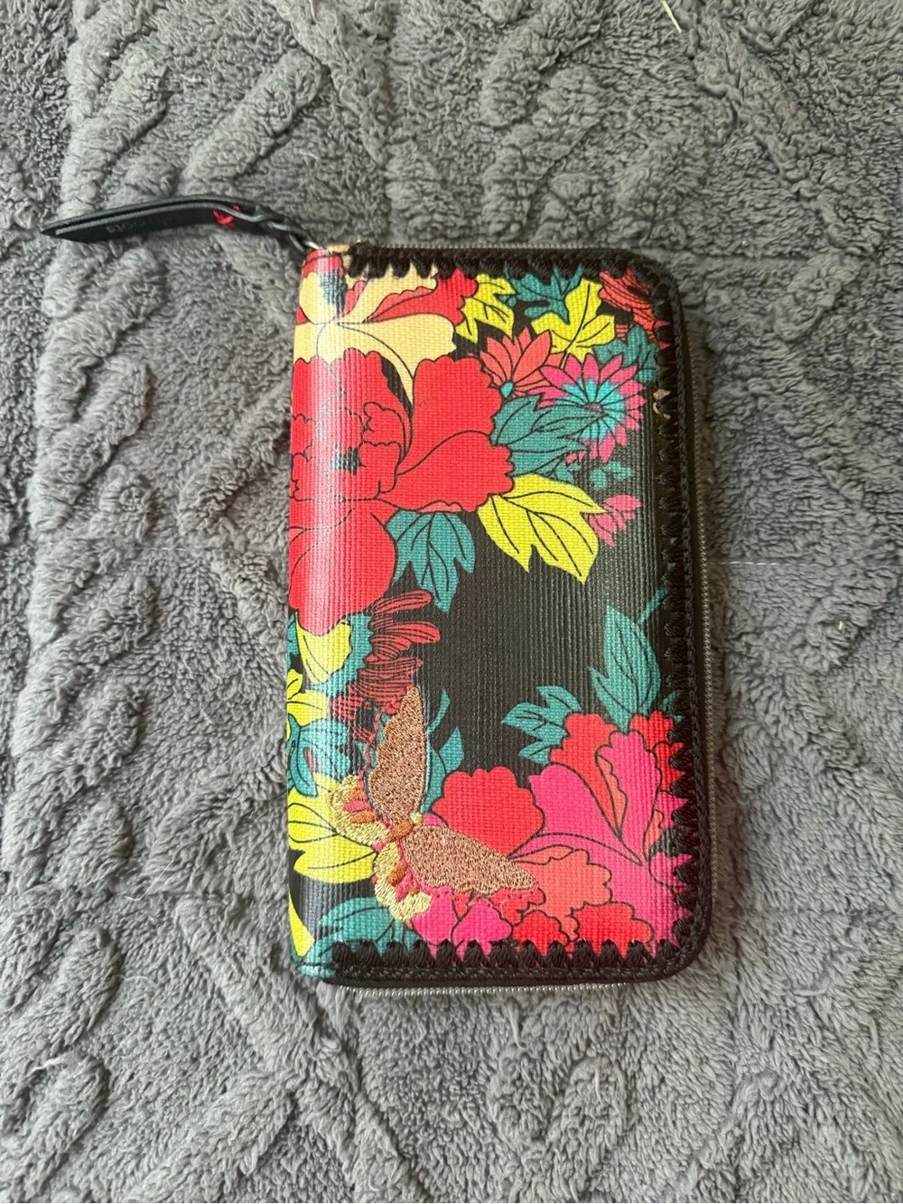 Sakroots -Floral Zip Around Wallet  Clutch-“Happy Nature Peace” pattern